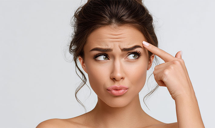 Vrásky na čele: Proč vznikají a jak je redukovat