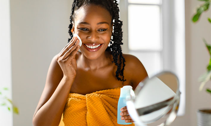 Jak správně používat micelární vodu pro zářivou pleť